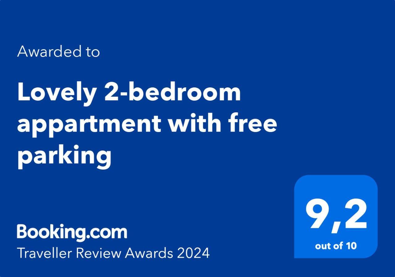Lovely 2-Bedroom Appartment With Free Parking Dobrova Bagian luar foto